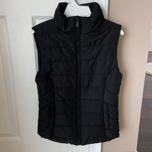 Aeropostale Lady’s Black Puffer Vest-Never Worn